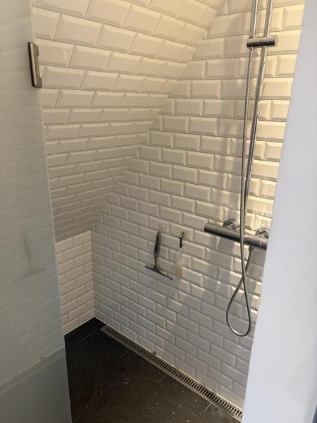 Mikrocement på bruser og badeværelsesgulv