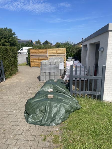 Hegn og støttemur