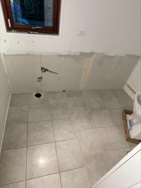 Installation af toilet, håndvask og ballofix