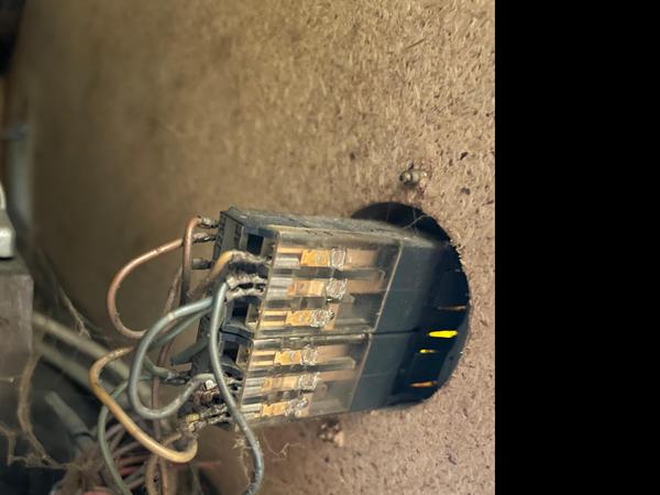Udbedring af installationer til elevator