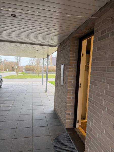 Installation af kraftstik i redskabsrum