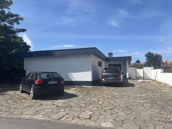 Etablering af ny belægning i indkørsel (158 m²)