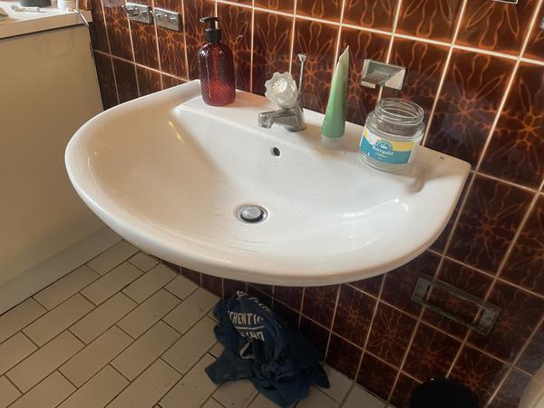 Udskiftning af badeværelsesvask og toilet