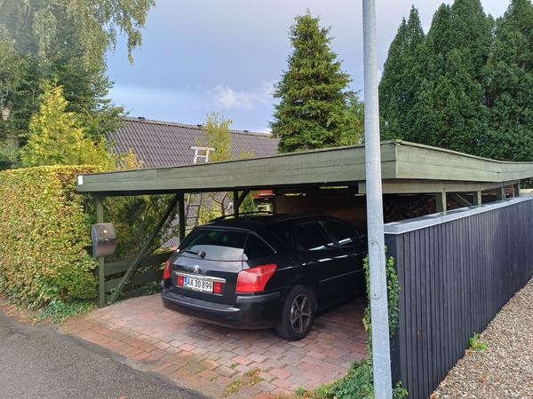 Renovering af carport med tagpapdækning