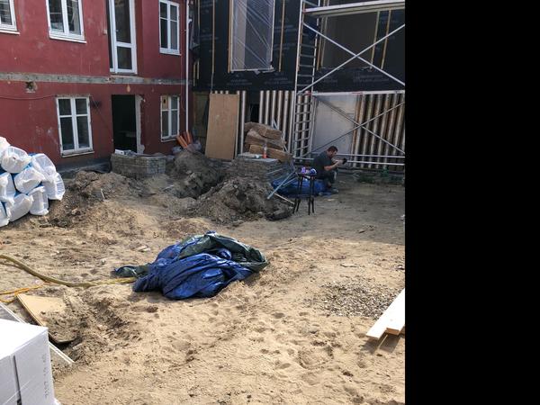 Virksomhed - Ny gårdsplads