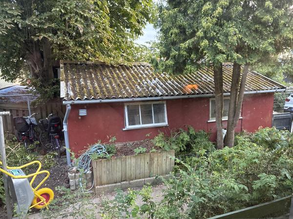 Nedtagning af asbesttag på carport