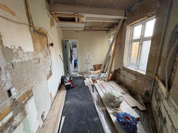 Genetablering af køkken efter vandskade