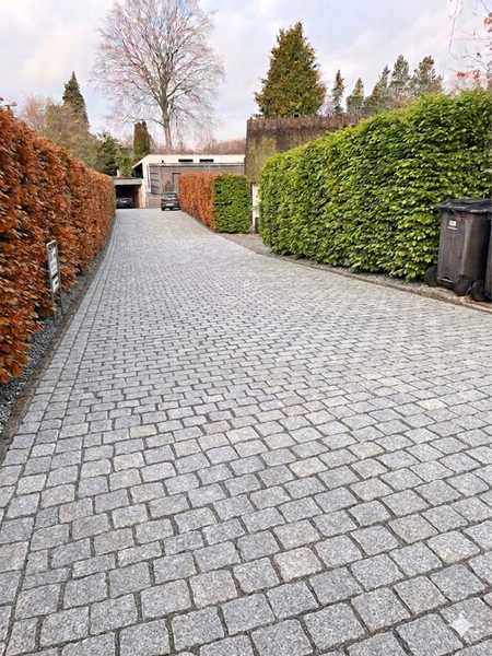 Udskiftning af skærver til portugisisk brosten