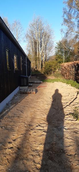 Græsarmering og lægning af fliser