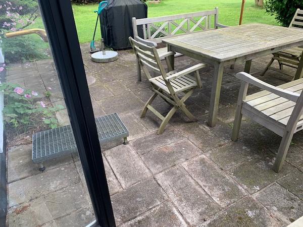 Lægning af fliseterrasse