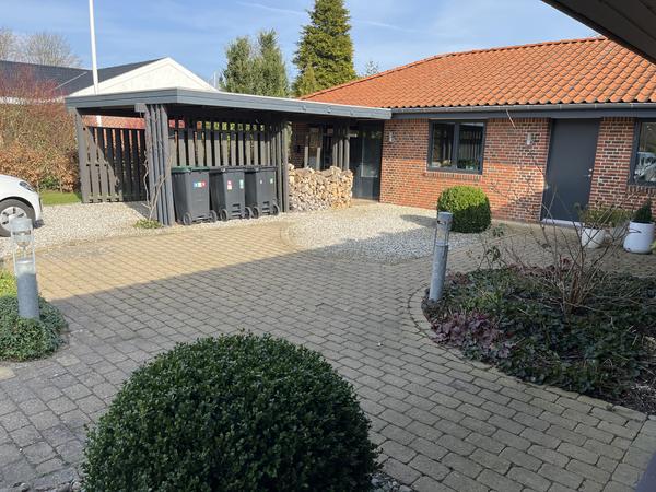 Lægning af terrasse og indkørsel