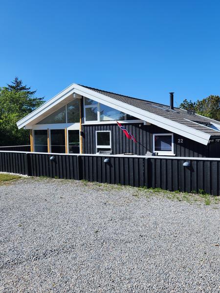 Nedrivning af veranda og belægning med betonfliser