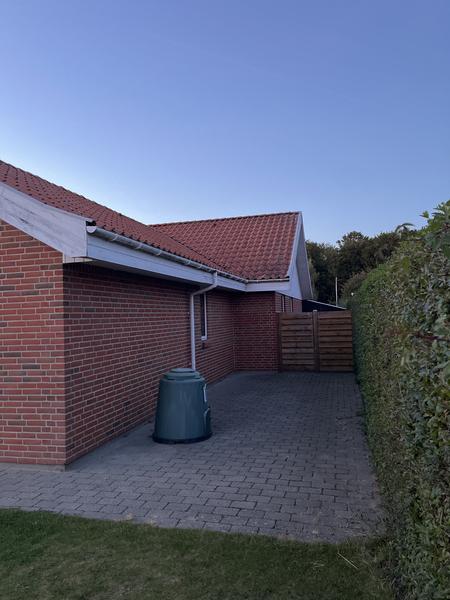 Maling af udendørs træværk på hus og skur