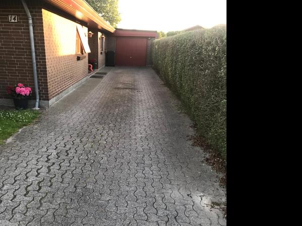 Lægning af fliser i indkørsel