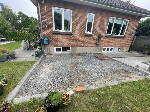 Etablering af hævet træterrasse