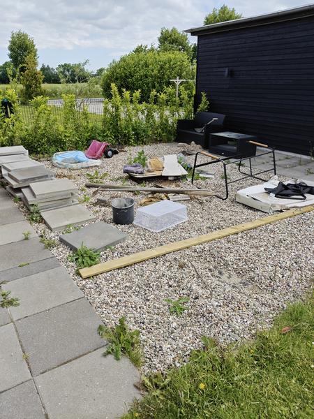 Belægning af flise terrasse