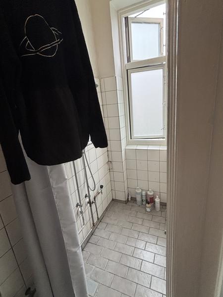 Etablering af skillevæg i badeværelse