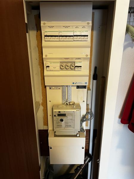 Montering af ladeboks i carport