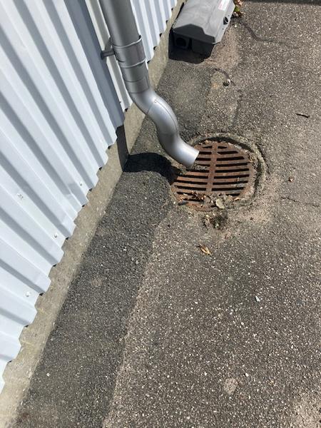 Kloakarbejde til kontor og toilet