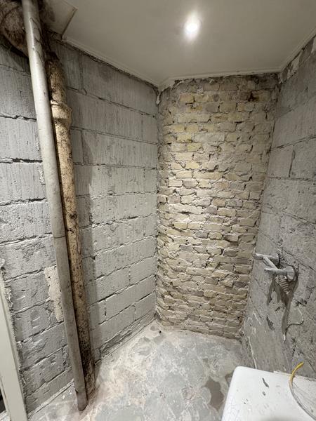 Udskiftning af toilet, etablering af unidrain m.m