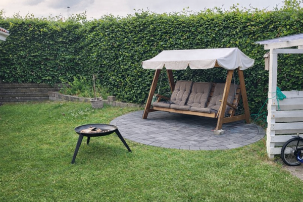 Anlægning af fliseterrasse i have