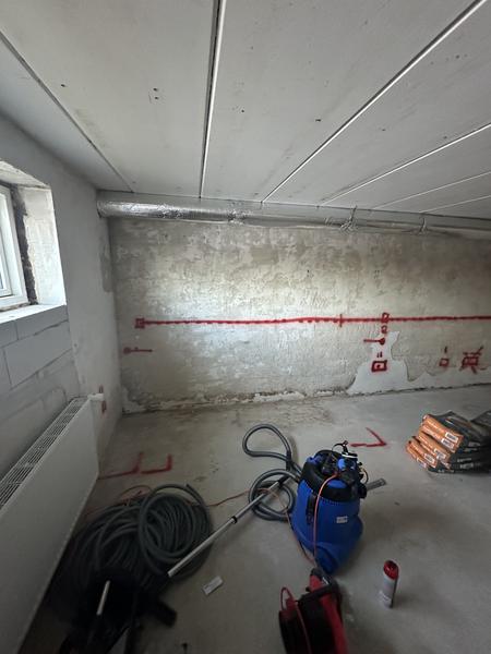 Installation af stikkontakter og flytning af lampe