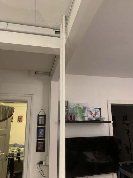 Indlægning af gas- og radiatorrør i væg