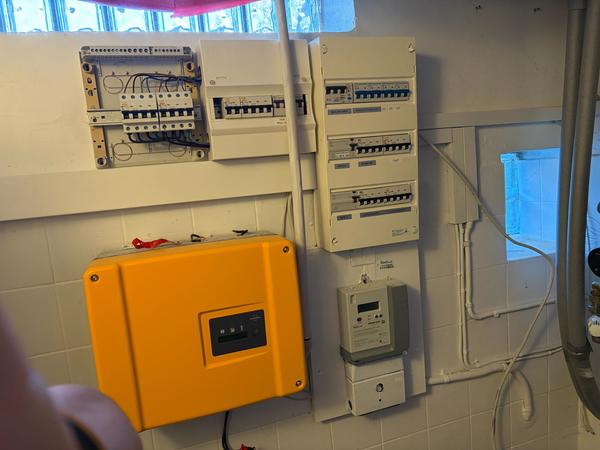 Udskiftning af inverter til solceller