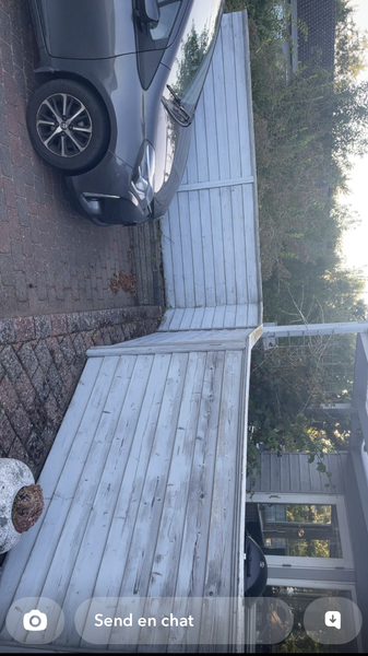 Maling af vinduer og rækværk udendørs