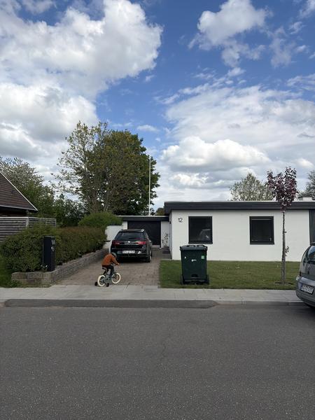 Udvidelse og ny belægning af indkørsel
