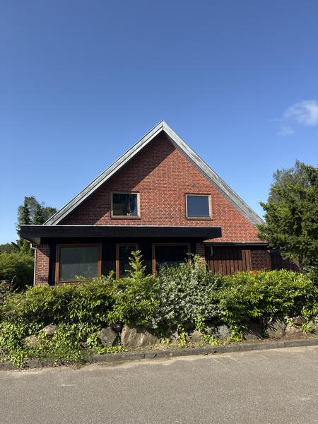 Udskift af sternbrædder og færdiggørelse af facade