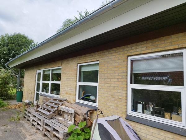 Installation af tagnedløb med brønde og faskiner