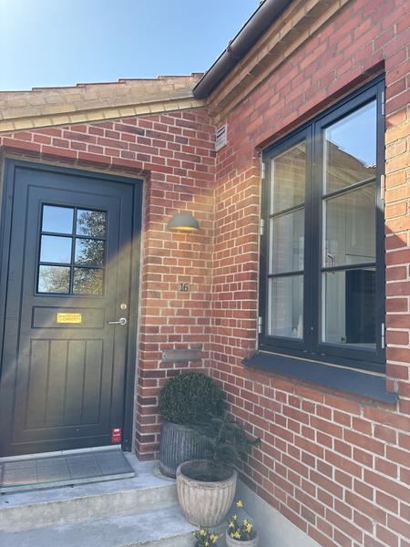 Maling af udendørs vinduer og døre