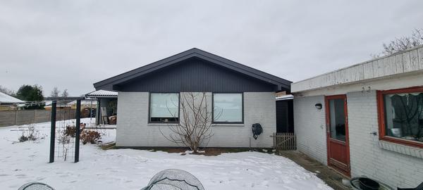 Tilbygning i træ og renovering af badeværelse