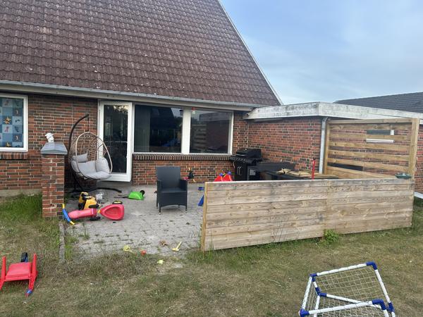 Overdækket træterrasse