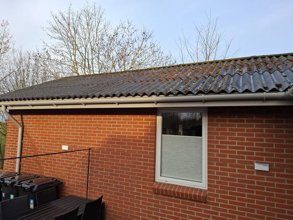 Rens og maling af asbesttag