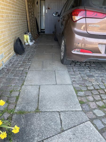 Ny indkørsel med fliser