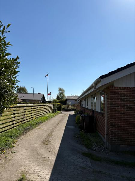Lægning af fliser i indkørsel