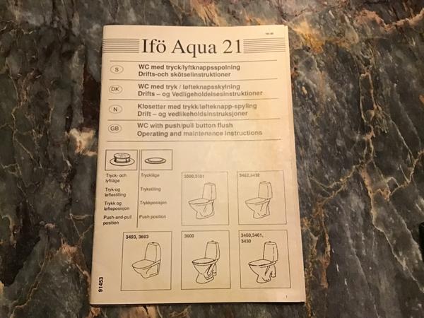 Udskiftning af væghængt toilet med cisterne