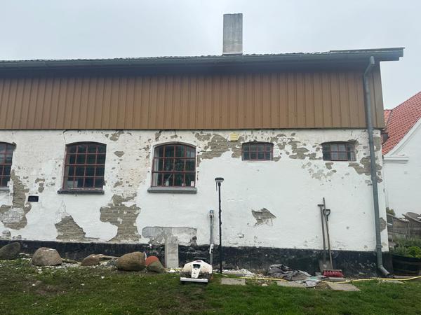 Renovering af facade og omfugning