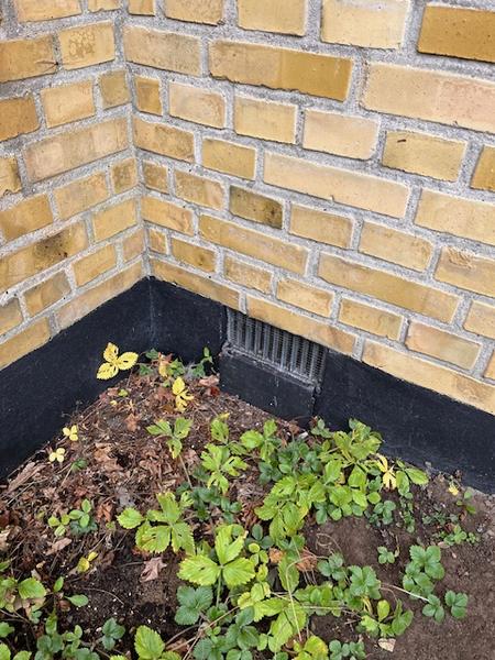 Etablering af ventilationsriste i krybekælder