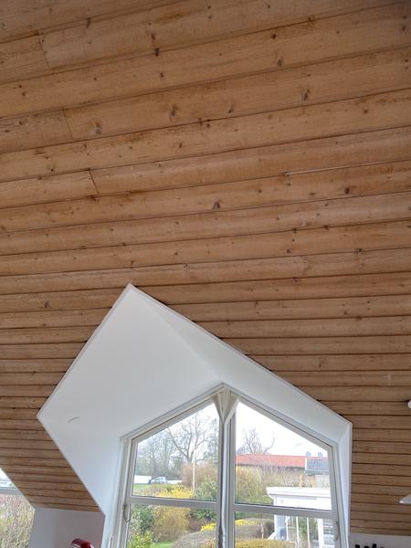 Ludbehandling af træloft