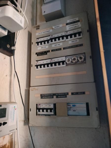 Solcellepakke med batteri, ladeboks og eltavle