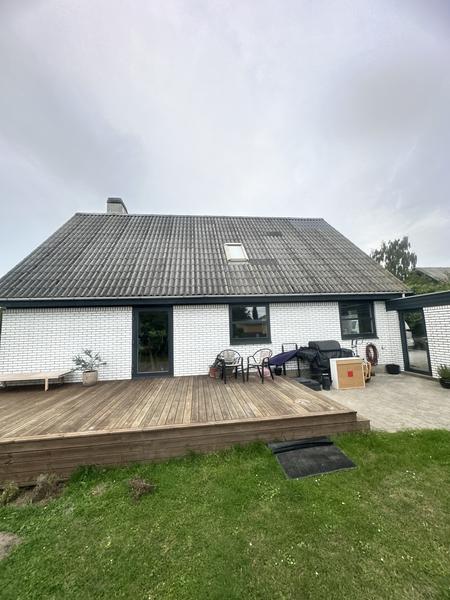 Udskiftning af rygning, hanebånd, gelænder og bræd