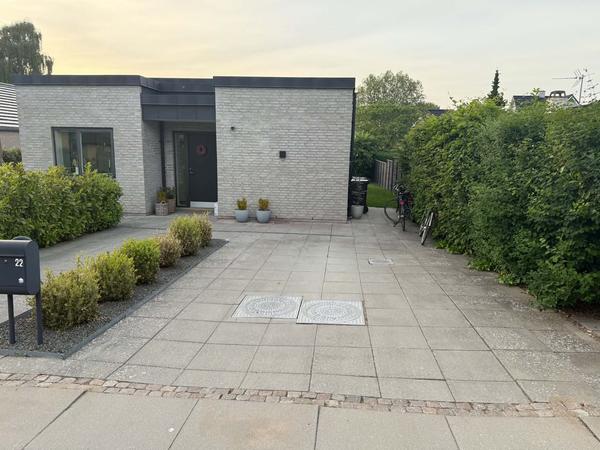 Opførelse af carport med integreret skur