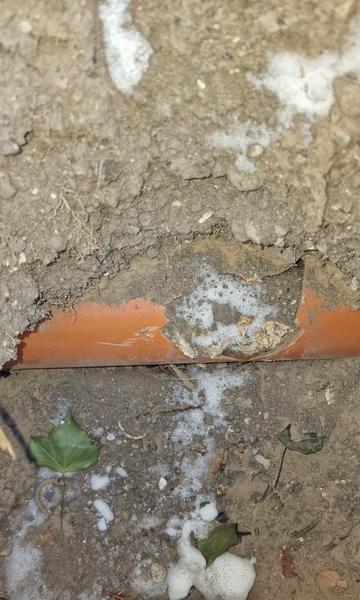 Udbedring af hul på kloakrør/afløbsrør