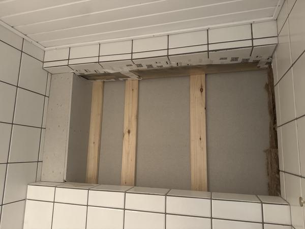 Indbygget skab til badeværelse
