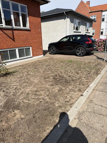Belægning af fliser i indkørsel