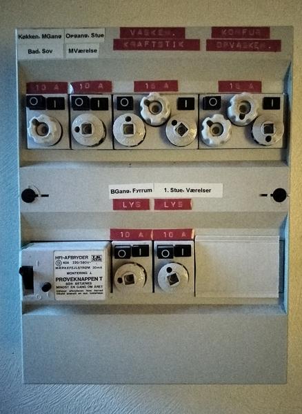 Montage af kraftstik og udvidelse i eltavle