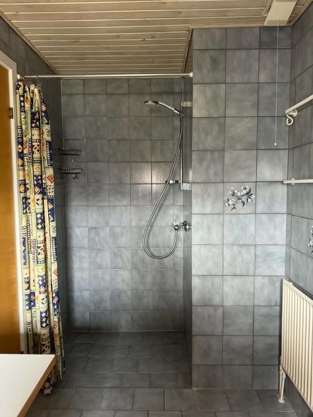 Microcement på vægge og gulv i badeværelser